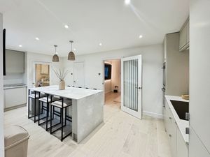 Photo 17- click for photo gallery